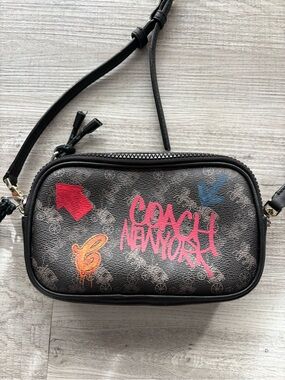 Rare Coach New York Graffiti Horse Carriage Crossbody Bag F84640